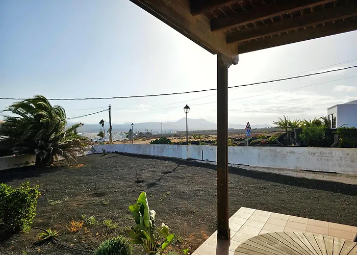Cernicalo House - Peaceful Terrace Home, Ideal To Explore Lanzarote